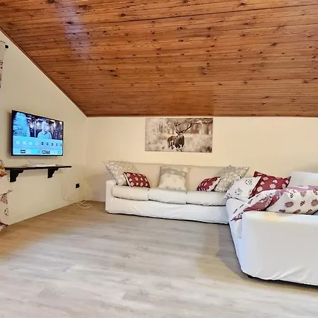 Сasa de vacaciones La Mansarda Nel Bosco Con Giardino E Terrazzo Oulx